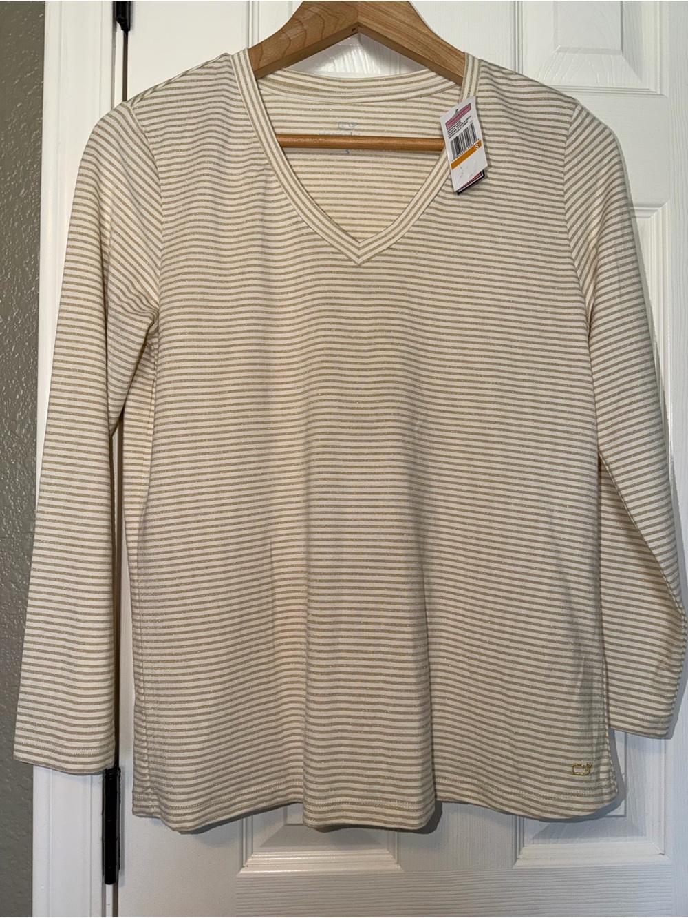 Vineyard Vines V-Neck Top Shine Stripe White Marsh Gold Size Small NWT